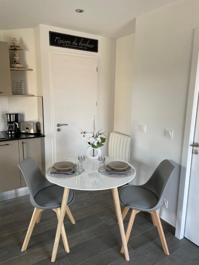 Ferienwohnung Au Charme Des Marees Lion-sur-Mer Exterior foto
